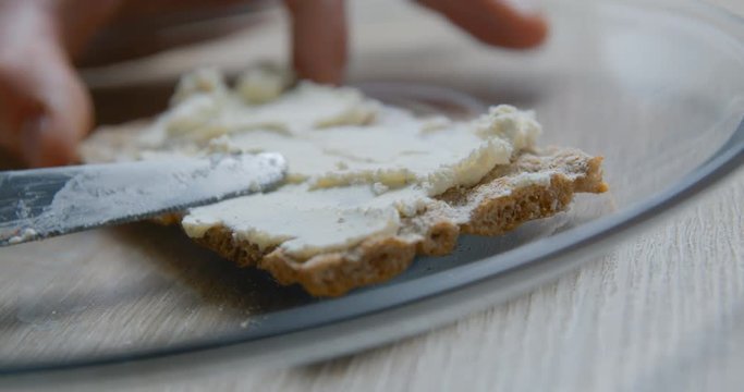 Cheese on wasa slowmotion &ndash; orginal file&nbsp;: 4K DCI, PRO RES 444, 12 bits