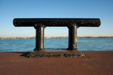 A steel cleat ready for service in the beautiful northern bay
