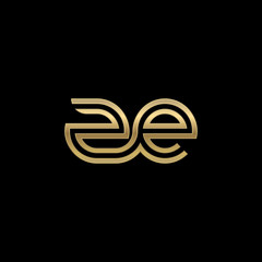 Obraz premium Initial lowercase letter ze, linked outline rounded logo, elegant golden color on black background