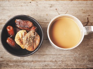 Masala chai with date palm and fig