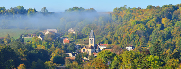 Brume matinale sur Mareil-sur-Mauldre, Île-de-France