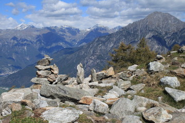 Traumhafte Alpenlandschaft mit Monte Avedee / Meine Steinmänner am Boccetta di Chiaro auf dem Weg...