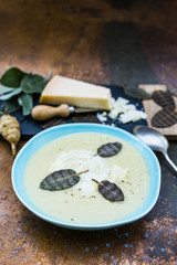 Cream soup of Jerusalem artichokes.