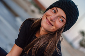 skater woman in the beach