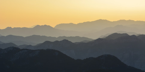 Muhteşem Dağ Silsileleri