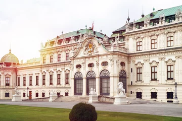 Foto auf Acrylglas Schloss Belvedere im Sonnenuntergang Wien, Österreich © sakkmesterke