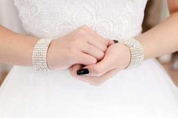 Woman holding her hands and wait wedding