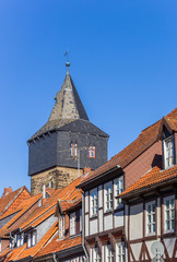 Fototapeta premium Half-timbered houses in front of the Kehrwiederturm tower in Hildesheim