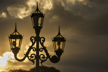 Fototapeta na wymiar Yellow lantern at park