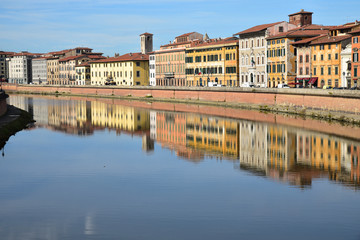 Fototapeta premium Palais du quai de l'Arno à Pise, Italie