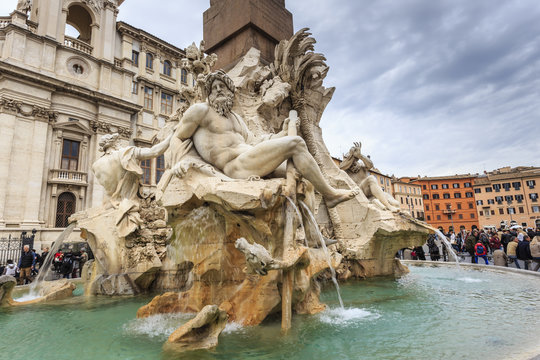 Fontana dei Quattro Fiumi (Four Rivers), Piazza Navona, Historic Centre, Rome, Lazio