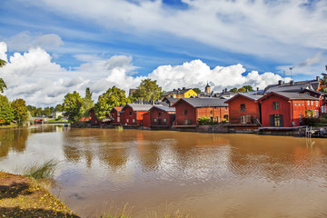 Старинные амбары на реке Порвоонйоки. Порвоо. Финляндия