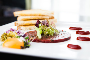 Classic steak tartare