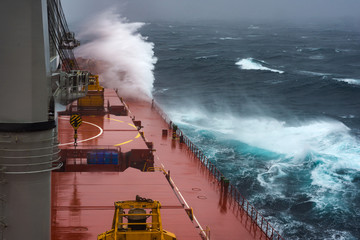 Heavy storm in north Pacific from cargo ship © Oleksii Fadieiev