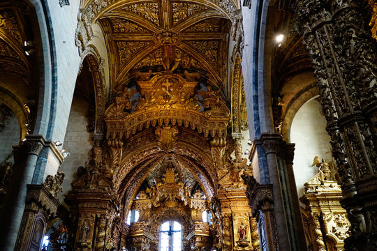 Sao Francisco Church, 600 years old, in the Ribiera district, Porto (Oporto), Portugal