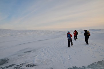 グリーンランド カンゲルスアーク カンガルッスァック ポイント660 氷河の上を歩く Greenland Kangerlussuaq point 660 walking on the glacier © Enken