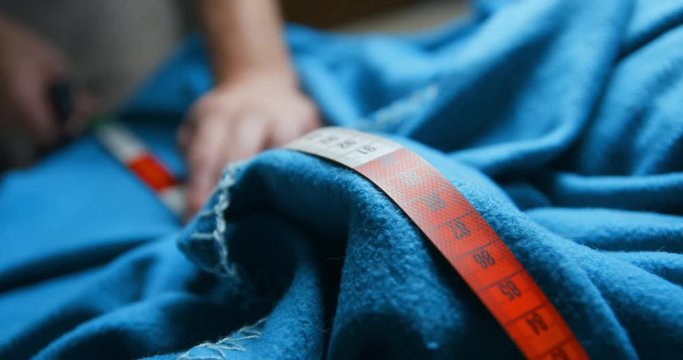 Couture meter close-up &ndash; orginal file&nbsp;: 4K DCI, PRO RES 444, 12 bits