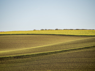 Hügeliges Ackerland