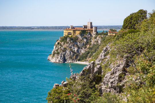 Sistiana Bilder Durchsuchen 633 Archivfotos, und