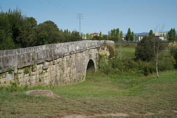 Fototapeta na wymiar Römische Brücke, Tui, Camino de Santiago, Spanien