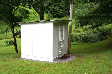 Womens Outhouse