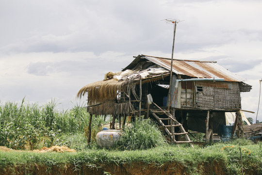 Rustic house - cottage on a field - Vietnam