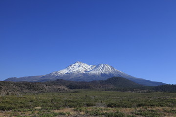 Fototapeta premium マウント・シャスタとシャスティーナ