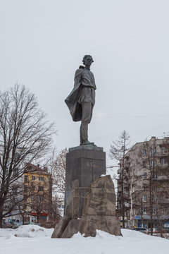 Monument to Maxim Gorky at full height on the pedestal on Gorky Square in Nizhny Novgorod