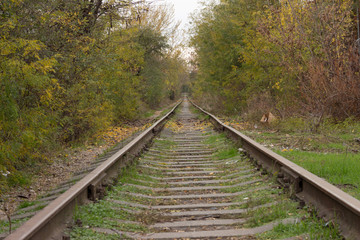 Obraz premium the old railway path out to the horizon