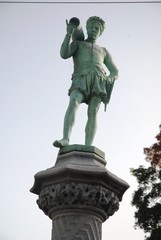 Fototapeta na wymiar Parc du Petit Sablon : Statues de personnages célèbres (Bruxelles-Belgique)