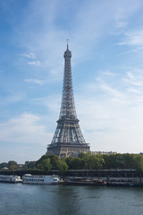 Fototapeta na wymiar Tour Eiffel in Paris, France