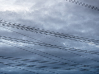 Himmel mit Stromleitungen © christo.graphy