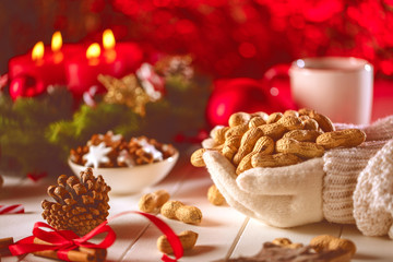 Fototapeta na wymiar Erdnüsse (Weihnachten)