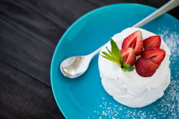 dessert pavlova with strawberry