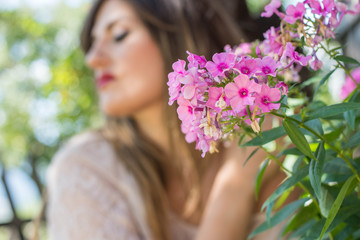 Fototapeta premium Amazingly dreamy and beautiful woman with beautiful morning lighting 