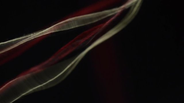 Farben schwingen im Wind