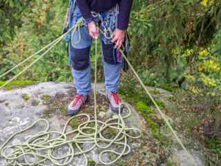 Bergsteiger beim abseilen