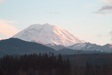 Fototapeta premium Mt Rainier Sunset