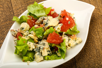 Grapefruit and blue cheese salad
