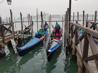 Fototapeta na wymiar Gondolas venecianas