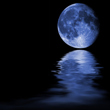 Blue Moon with Reflections © igordabari