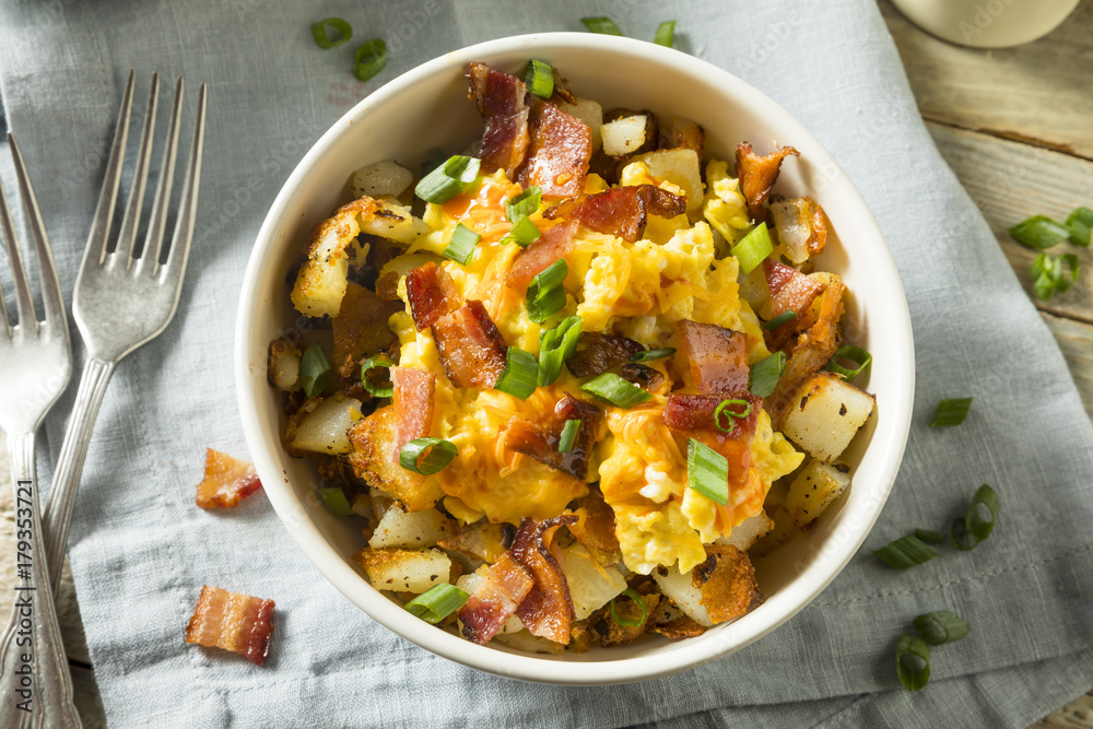 Poster homemade egg and potato breakfast bowl