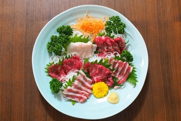 馬刺し