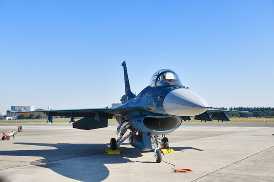 航空自衛隊のF-2戦闘機
