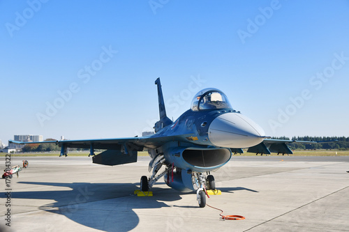 航空自衛隊のf 2戦闘機 Wall Mural Wallpaper Murals Dreamnikon