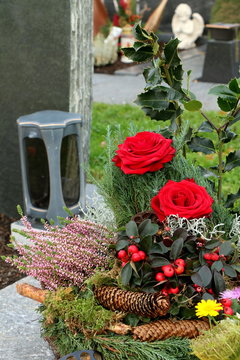 At the Cemetery, am Friedhof, Grabgesteck zu Allerheiligen
