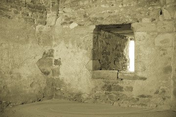 Intérieur d'une pièce de château datant du XIIIe siècle.
