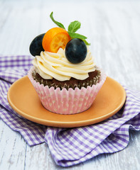 Cupcake with fresh berries