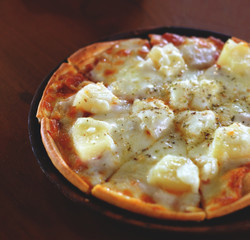 Hawaiian pizza