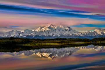Fototapeta na wymiar Paesaggio dal campeggio del Denali McKinley, Alaska